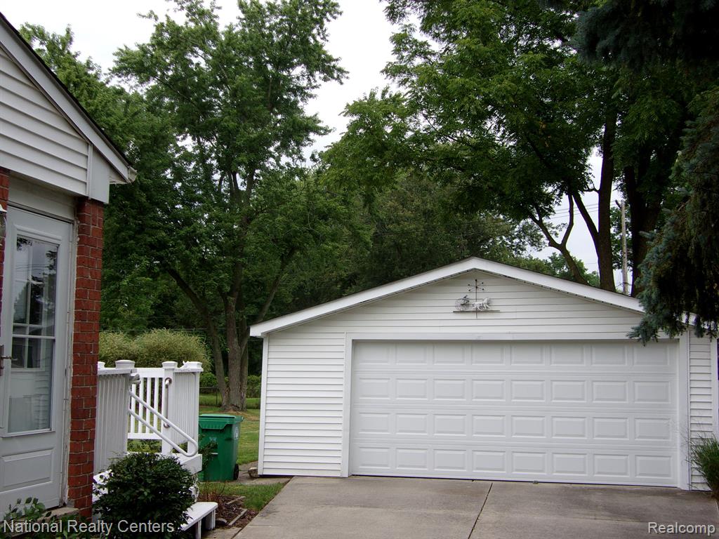 5856 Henry Ruff Road Garden City, MI 48135 - Photo 5 of 35 Gallery Image 5