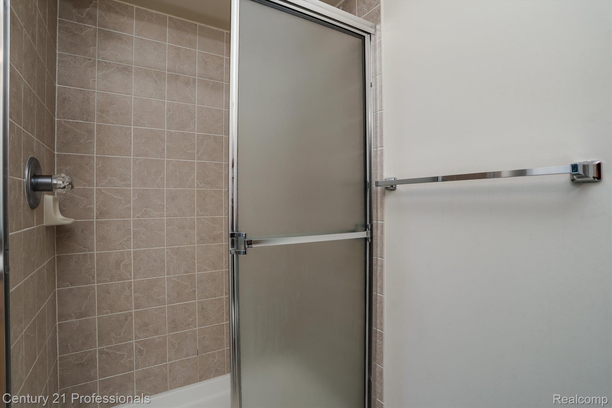 3560 Tremonte Circle Rochester, MI 48306 - Photo 21 of 42 Gallery Image 21