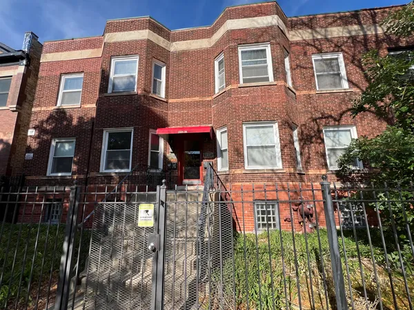 $1,750 | 1336 West Farwell Avenue, Unit 2E, Chicago, IL 60626