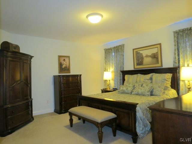 4862 Lanark Road Center Valley, PA 18034 - Photo 16 of 26 1st Floor Master