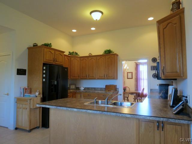 4862 Lanark Road Center Valley, PA 18034 - Photo 6 of 26 Lots of Cabinets