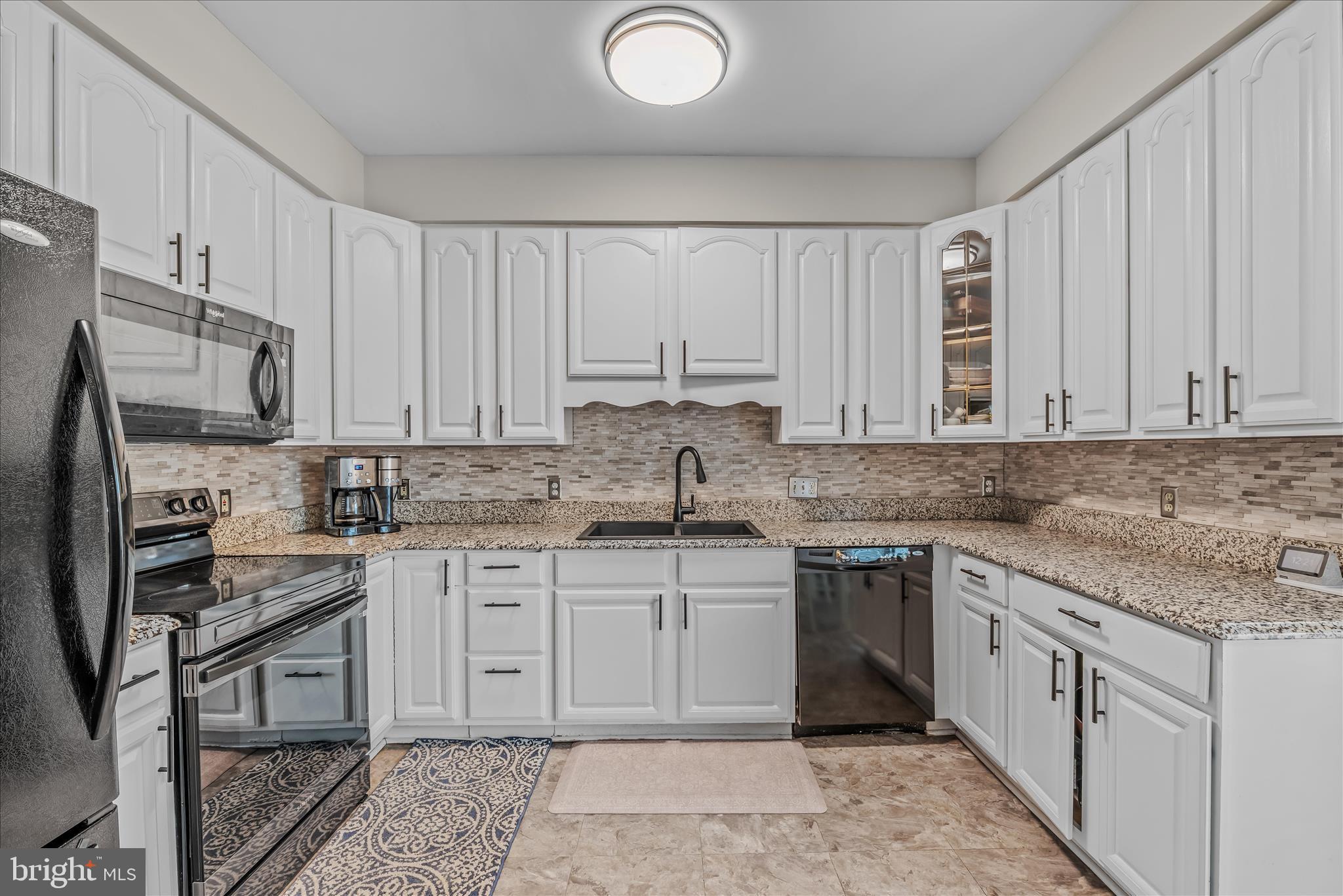 346 Deer Ridge Drive Harpers Ferry, WV 25425 - Photo 13 of 59 Kitchen