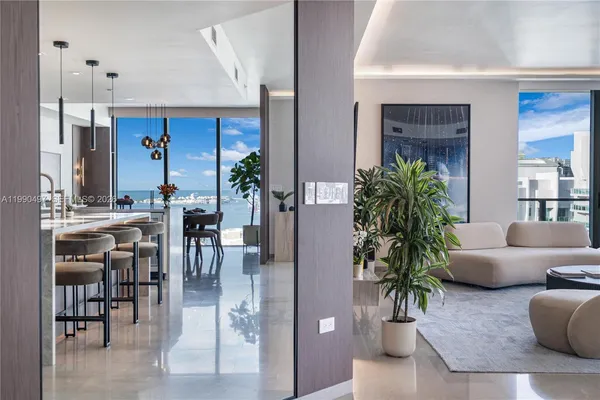 $3,495,000 | 68 Southeast 6th Street, Unit 3711, Miami, FL 33131