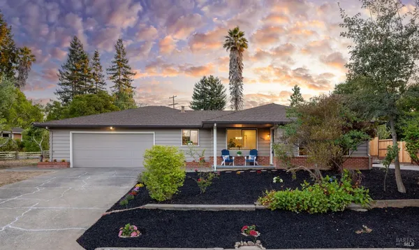 $859,900 | 900 Dorthel Street, Sebastopol, CA 95472