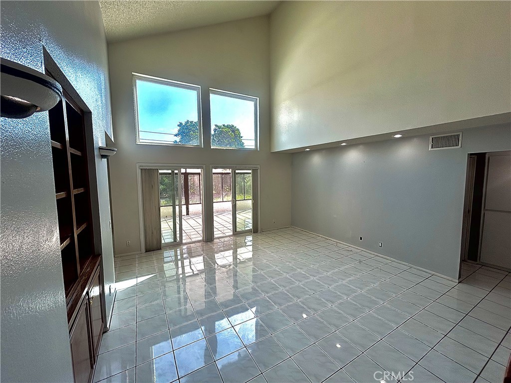 10 Bluff Point Circle Phillips Ranch, CA 91766 - Photo 2 of 46