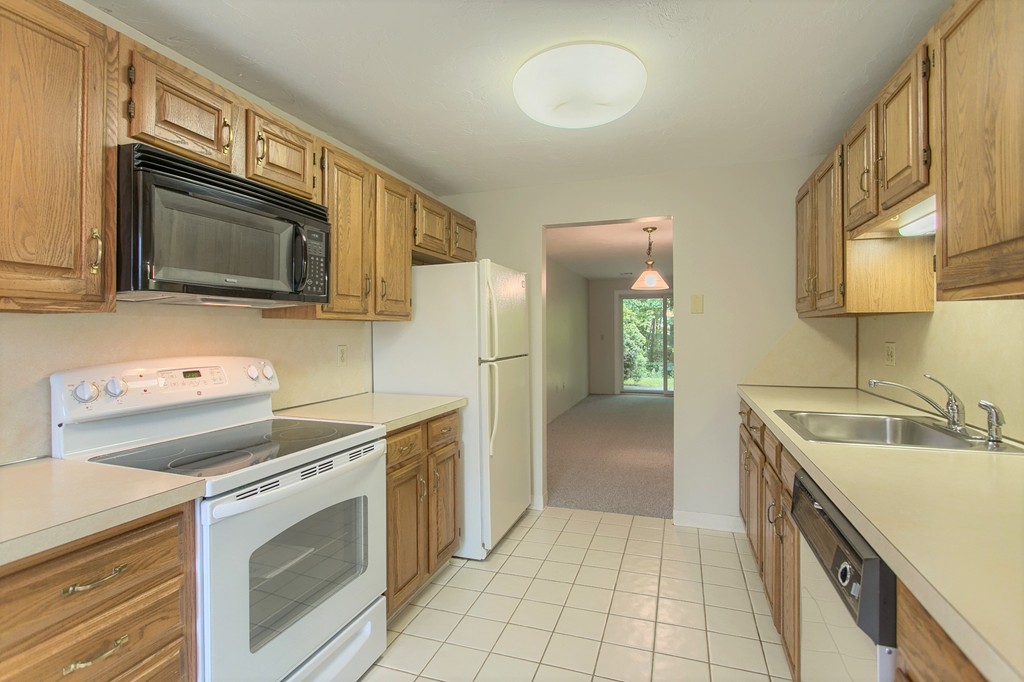 507 Ridgefield Circle, Unit D Clinton, MA 01510 - Photo 3 of 30 Gallery Image 3
