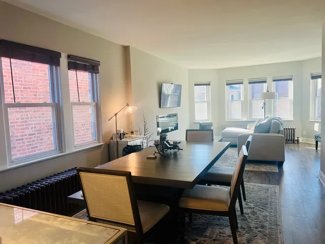 $2,000 | 1827 Gunderson Avenue, Unit TWO, Berwyn, IL 60402