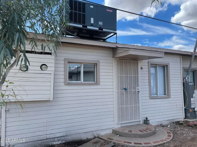 a view of a entryway of the house