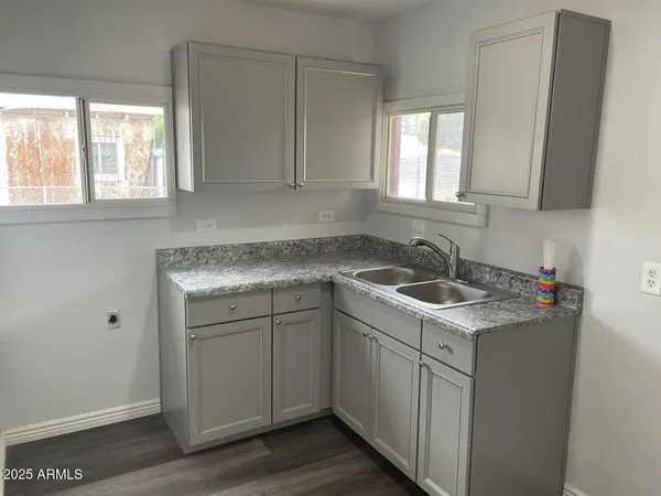 $999 | 737 South 2nd Street, Unit BK HS, Phoenix, AZ 85004