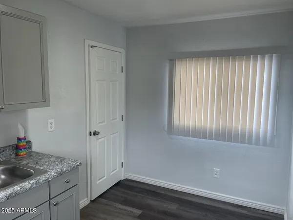 $999 | 737 South 2nd Street, Unit BK HS, Phoenix, AZ 85004