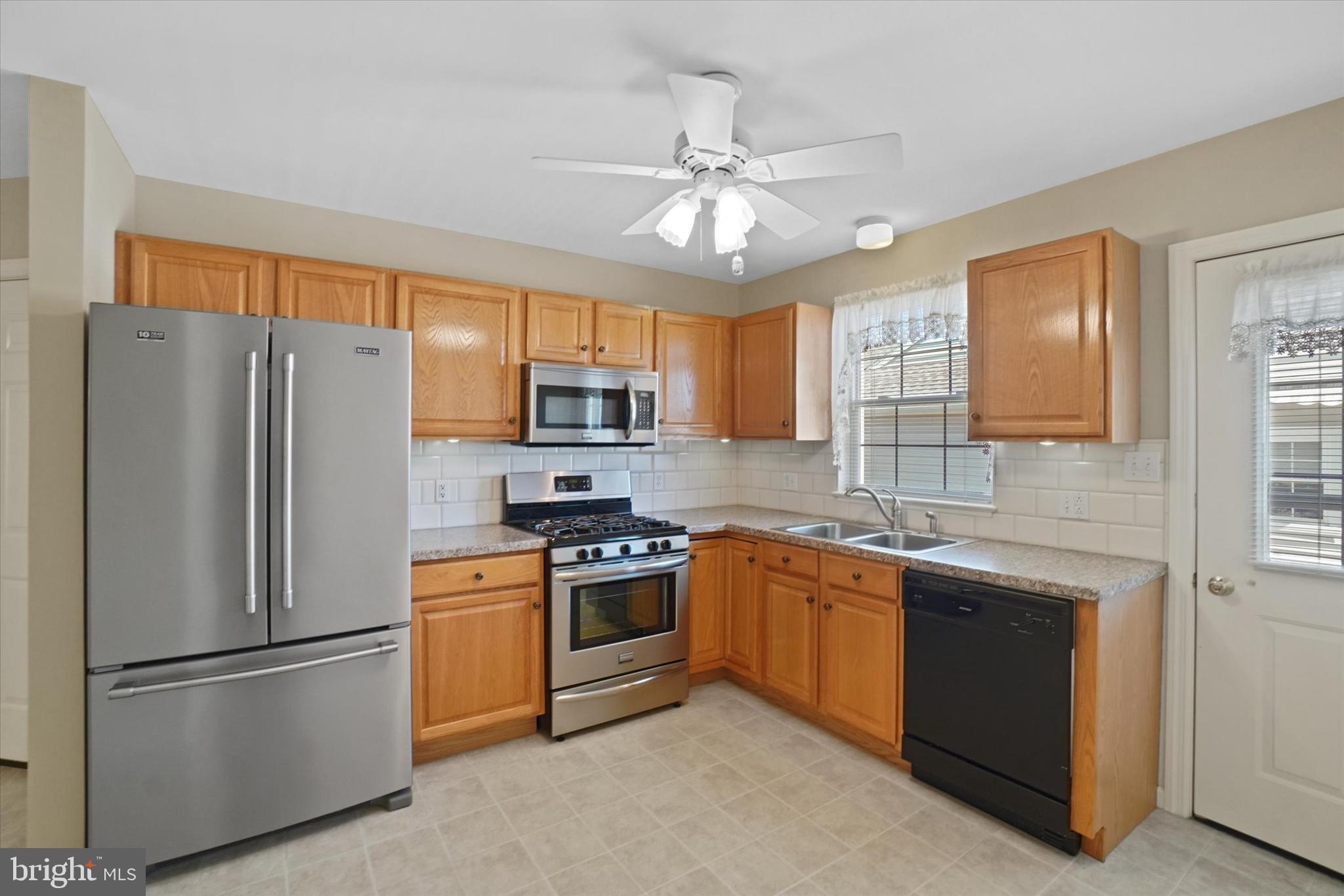 670 Kyle Road York, PA 17404 - Photo 8 of 29 Gallery Image 8