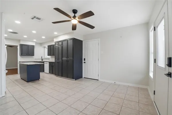 $359,000 | 1425 North Chateau Circle, Lake Charles, LA 70605