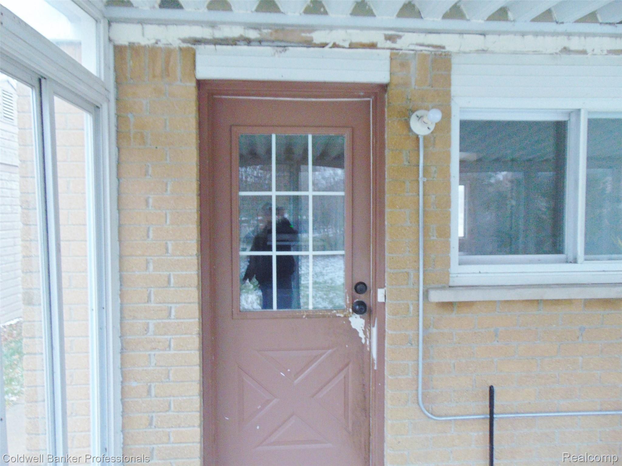 147 West Tienken Road Rochester, MI 48306 - Photo 14 of 49 back door