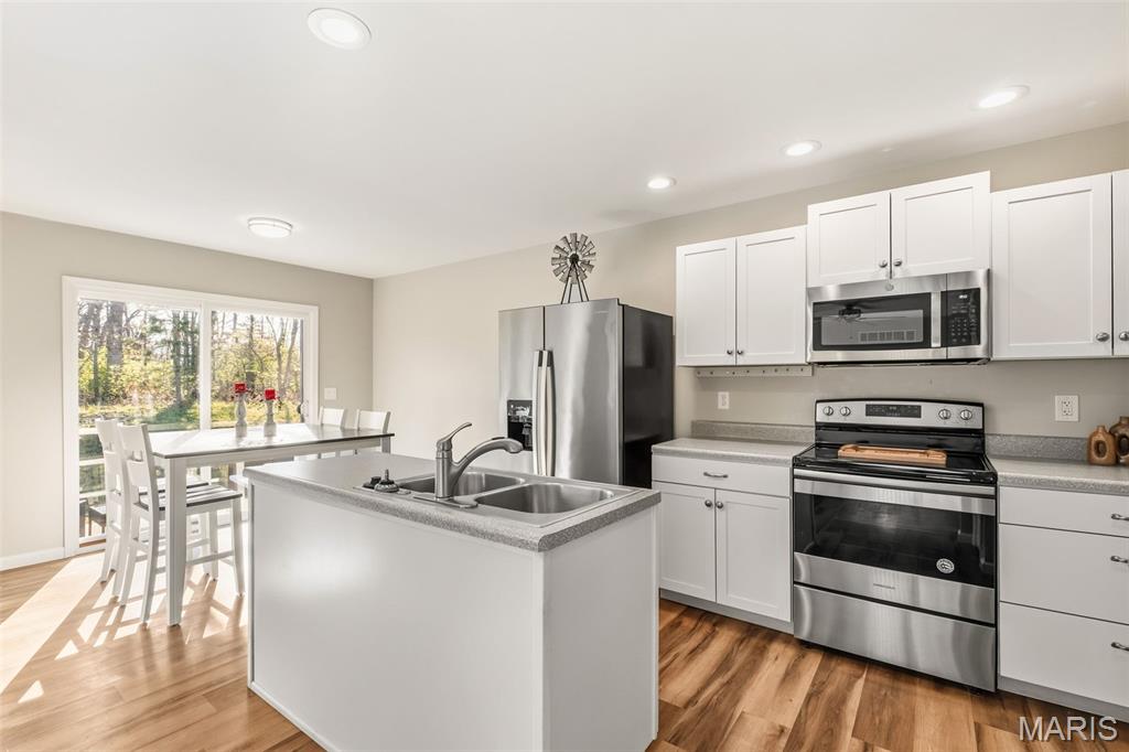 30 Round Table Court Winfield, MO 63389 - Photo 3 of 55