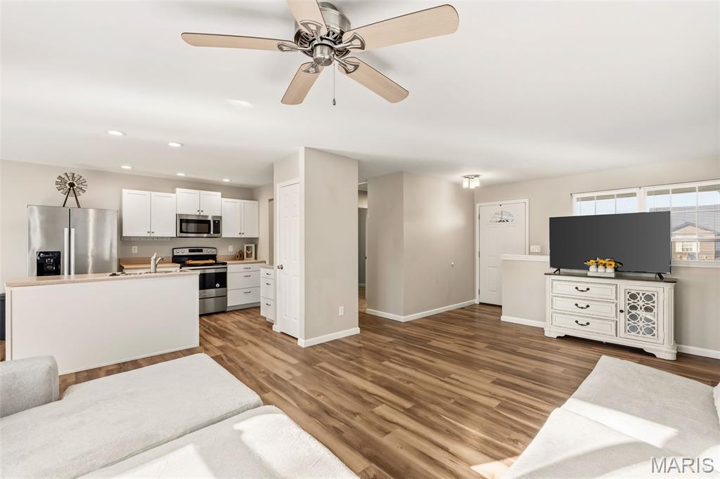 30 Round Table Court Winfield, MO 63389 - Photo 4 of 55