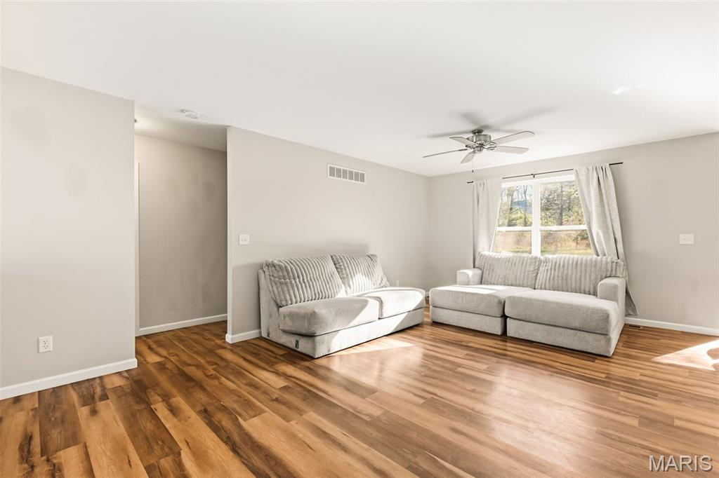 30 Round Table Court Winfield, MO 63389 - Photo 8 of 55