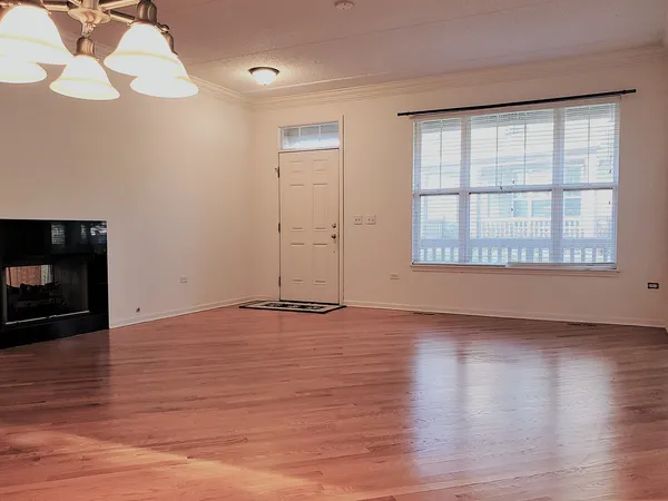 $3,100 | 1914 Crenshaw Circle, Vernon Hills, IL 60061