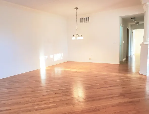 $3,100 | 1914 Crenshaw Circle, Vernon Hills, IL 60061