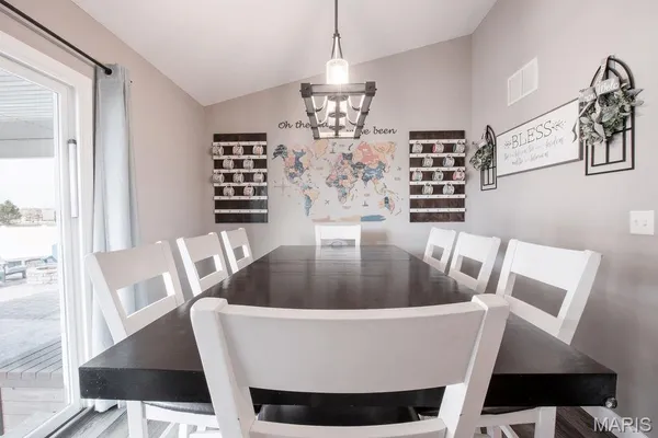 $692,900 | 3404 Navajo Trail, Shiloh, IL 62221