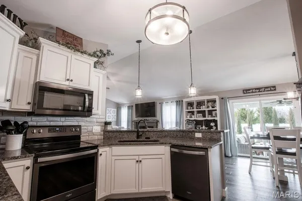 $692,900 | 3404 Navajo Trail, Shiloh, IL 62221