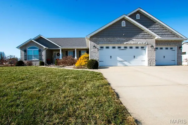 $692,900 | 3404 Navajo Trail, Shiloh, IL 62221
