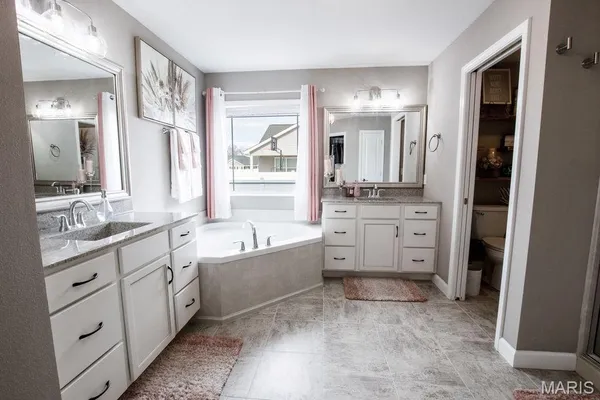 $692,900 | 3404 Navajo Trail, Shiloh, IL 62221