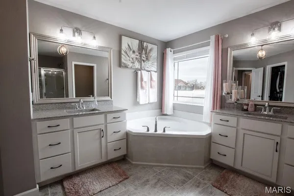 $692,900 | 3404 Navajo Trail, Shiloh, IL 62221