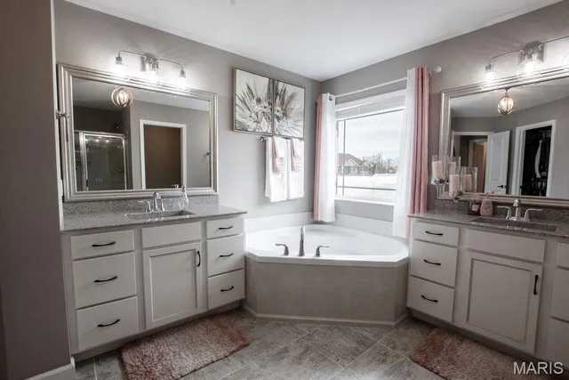 $699,900 | 3404 Navajo Trail, Shiloh, IL 62221