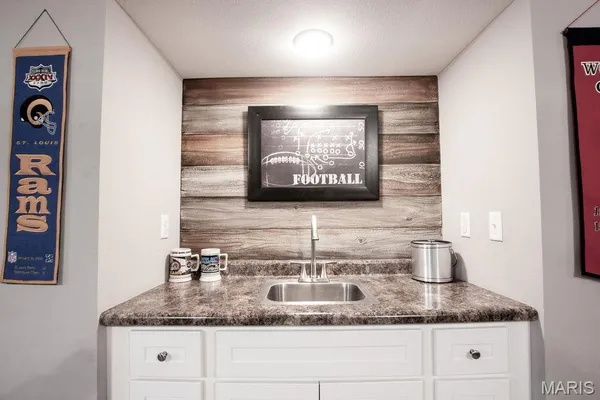 $692,900 | 3404 Navajo Trail, Shiloh, IL 62221