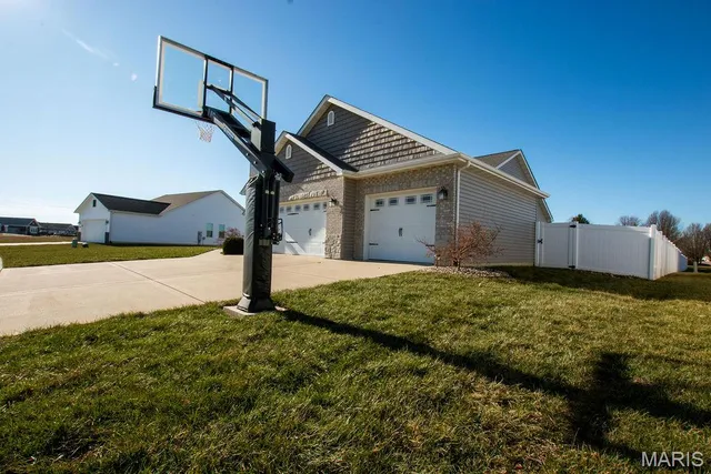 $699,900 | 3404 Navajo Trail, Shiloh, IL 62221