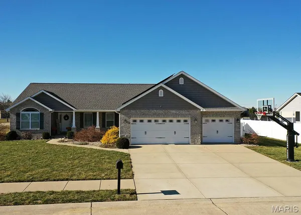 $692,900 | 3404 Navajo Trail, Shiloh, IL 62221