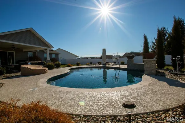 $692,900 | 3404 Navajo Trail, Shiloh, IL 62221