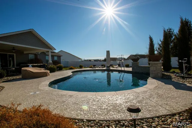 $699,900 | 3404 Navajo Trail, Shiloh, IL 62221