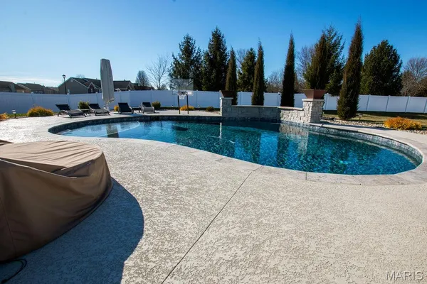 $692,900 | 3404 Navajo Trail, Shiloh, IL 62221