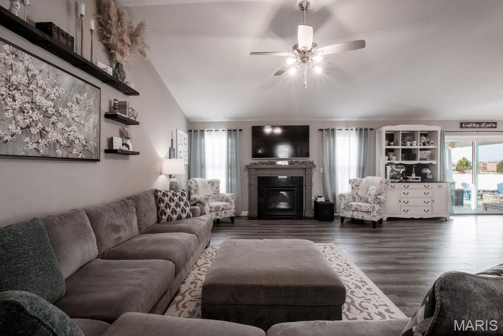 3404 Navajo Trail Shiloh, IL 62221 - Photo 10 of 59