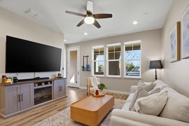 $1,098,000 | 1653 Hillsdale Avenue, Unit 4, San Jose, CA 95124