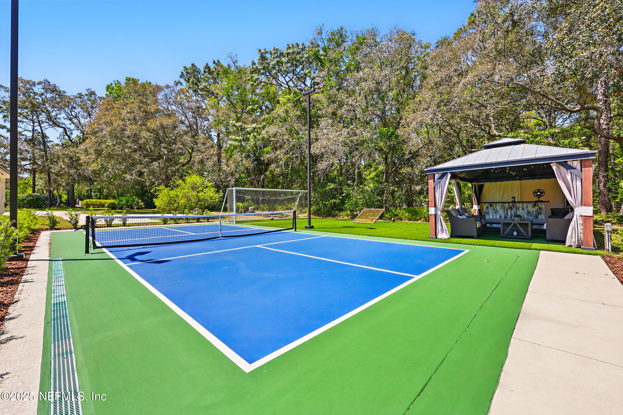 8007 Acorn Ridge Road Jacksonville, FL 32256 - Photo 66 of 76 a view of an outdoor space and swimming pool