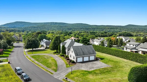 $995,000 | 4 Sunrise Circle, South Hadley, MA 01075