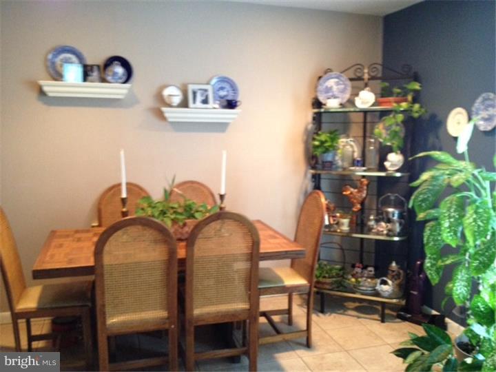 407 Bolton Road East Windsor, NJ 08520 - Photo 4 of 16 Gallery Image 4