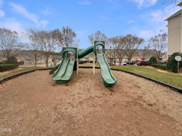 $189,000 | 2501 Huntscroft Lane, Unit 203, Raleigh, NC 27617