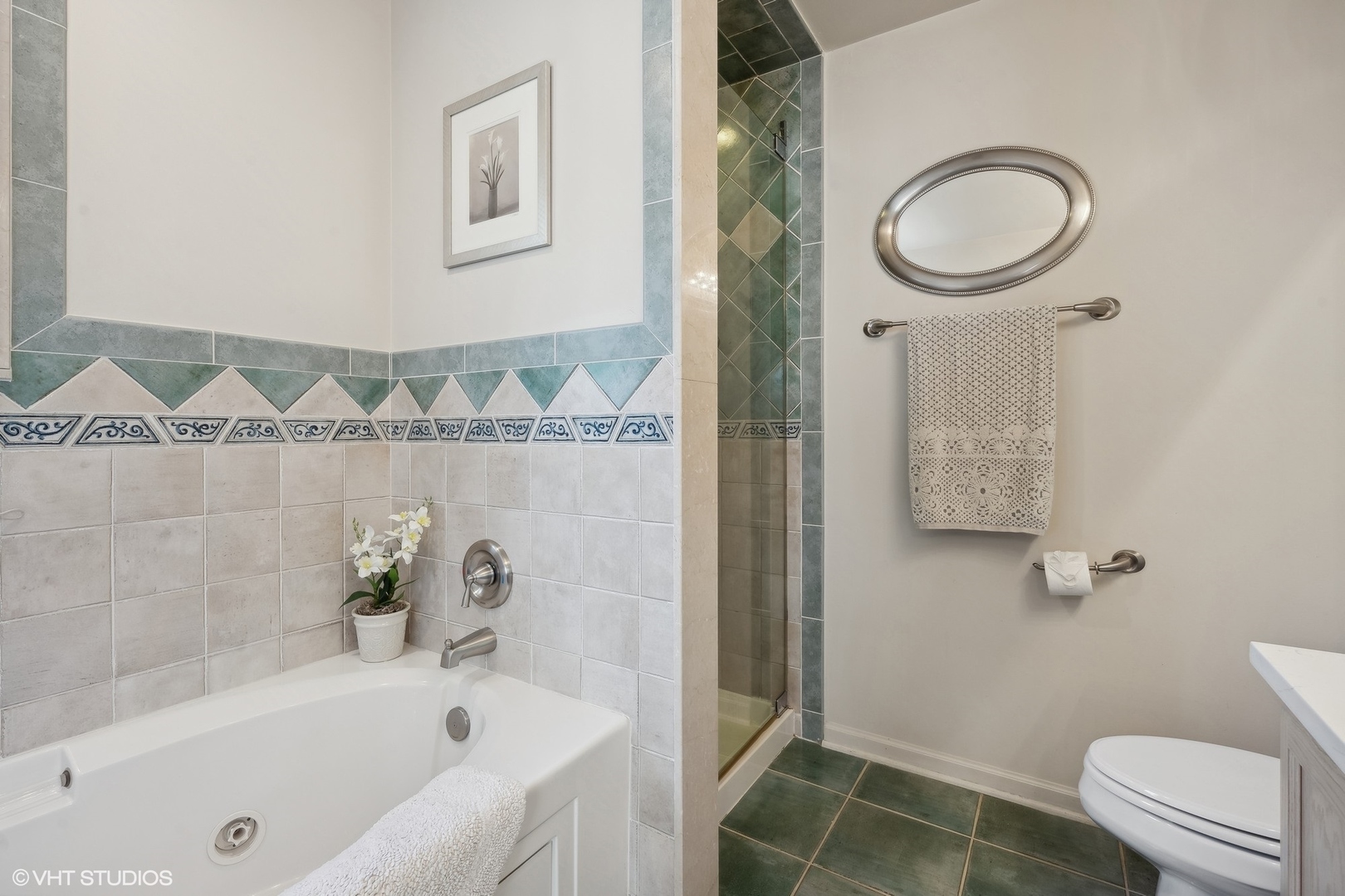 3834 North Milwaukee Avenue, Unit 11 Chicago, IL 60641 - Photo 38 of 46 a bathroom with a sink a toilet and a bathtub