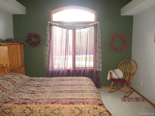 11080 Tipsico Lake Road Fenton, MI 48430 - Photo 28 of 41 IMG_3974.JPG
