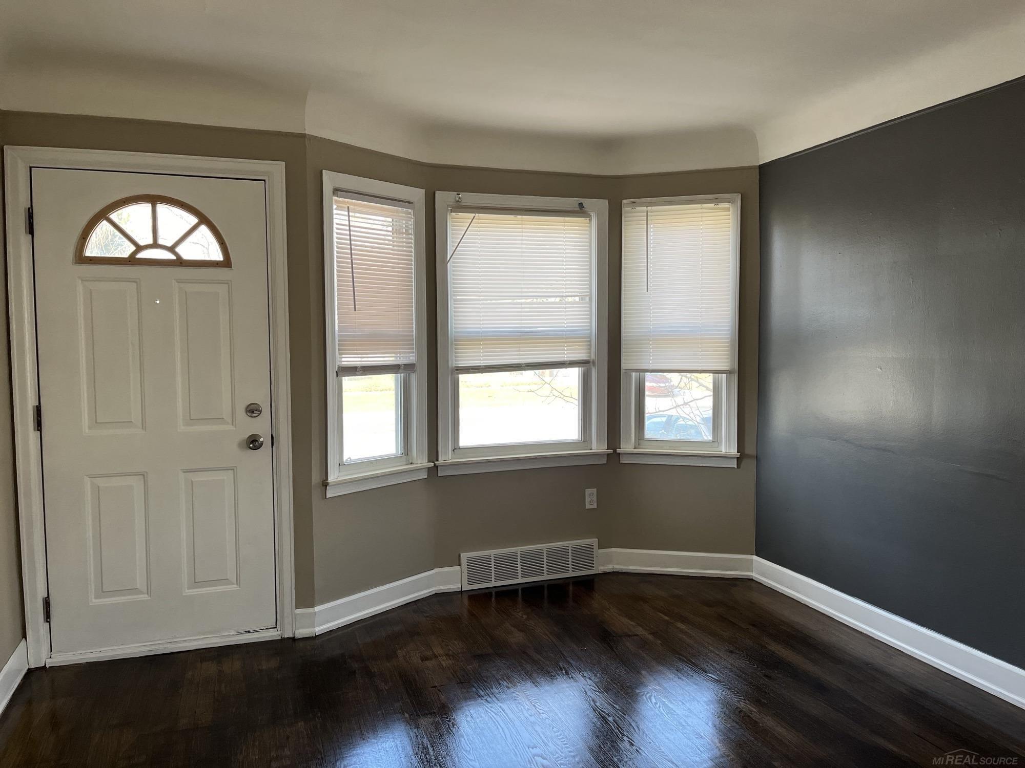 17810 Toepfer Drive Eastpointe, MI 48021 - Photo 5 of 11