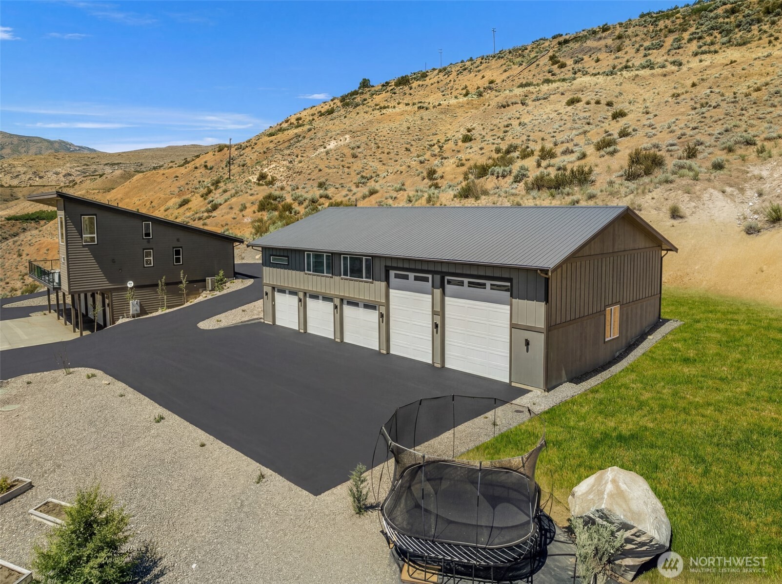 42 Osprey Nest Road Pateros, WA 98846 - Photo 2 of 36