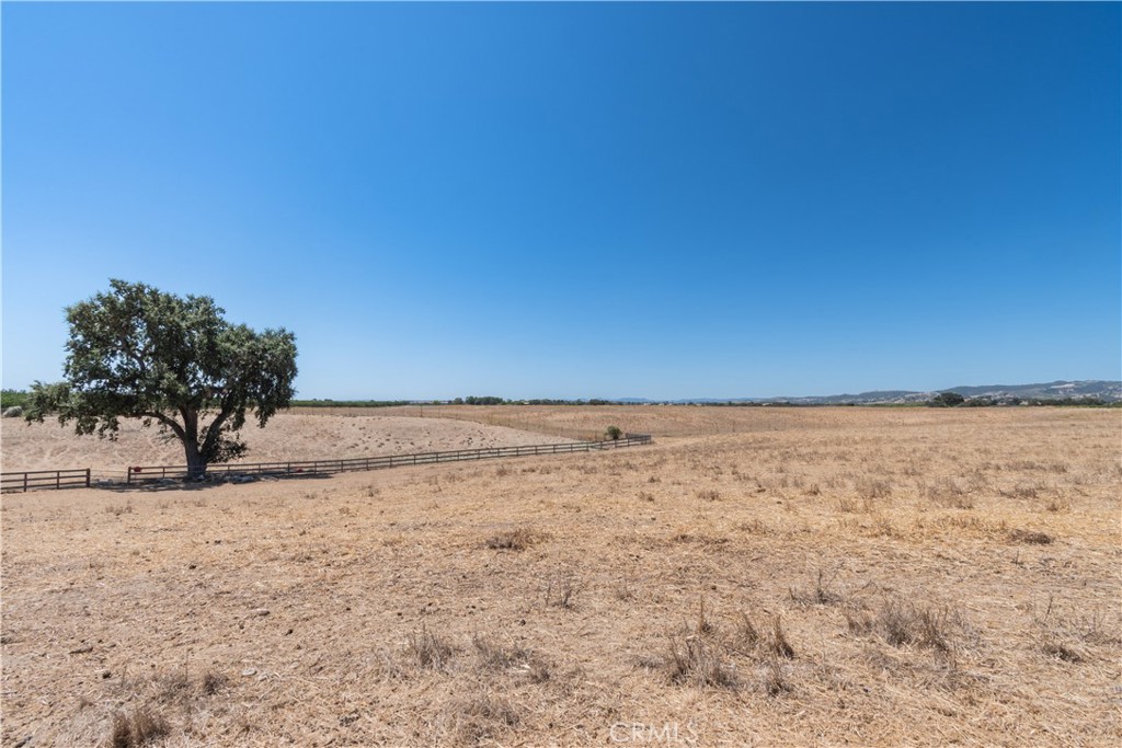 1675 Adobe Road Paso Robles, CA 93446 - Photo 24 of 34 20.1 fenced acres