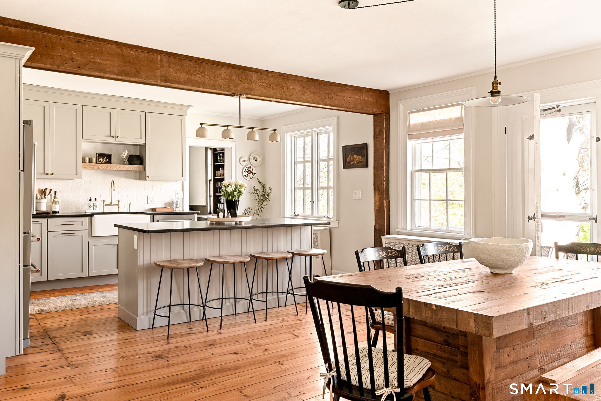 151 Neipsic Road Glastonbury, CT 06033 - Photo 5 of 40