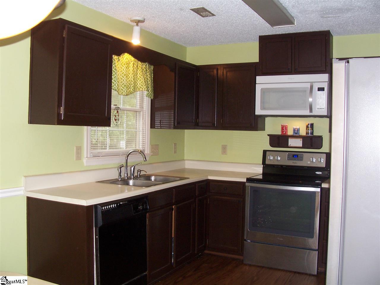 2 Roundleaf Court Simpsonville, SC 29680 - Photo 3 of 15 Gallery Image 3