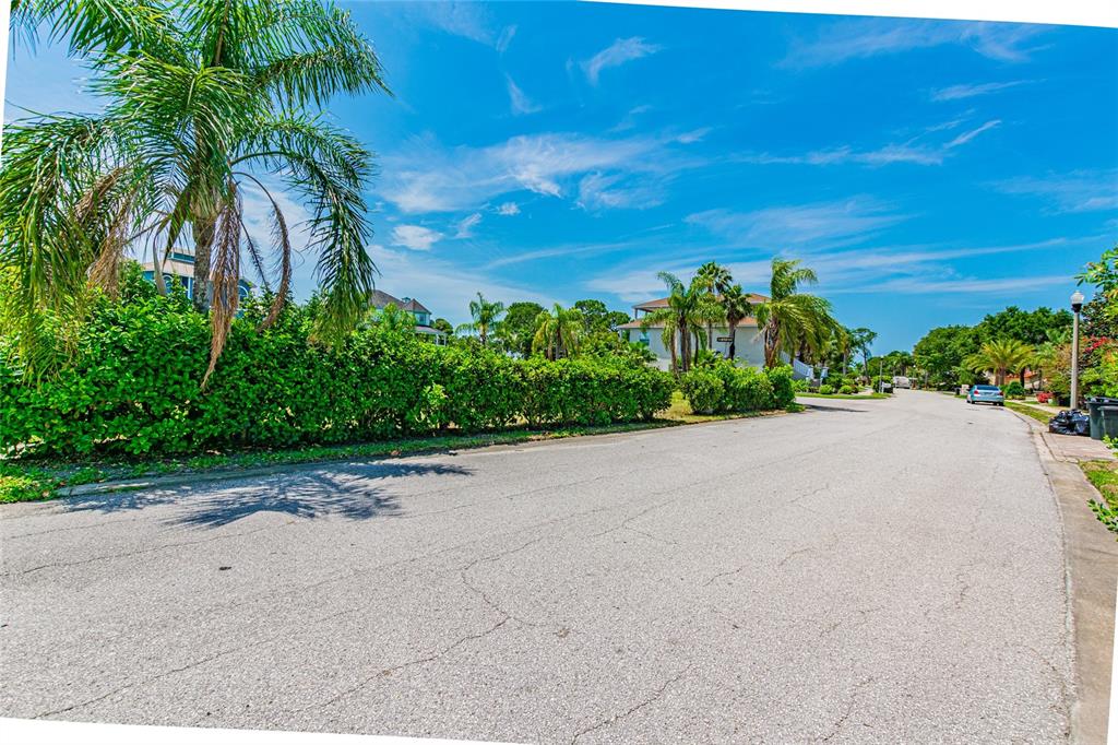 Ketch Court Tarpon Springs, FL 34689 - Photo 2 of 34