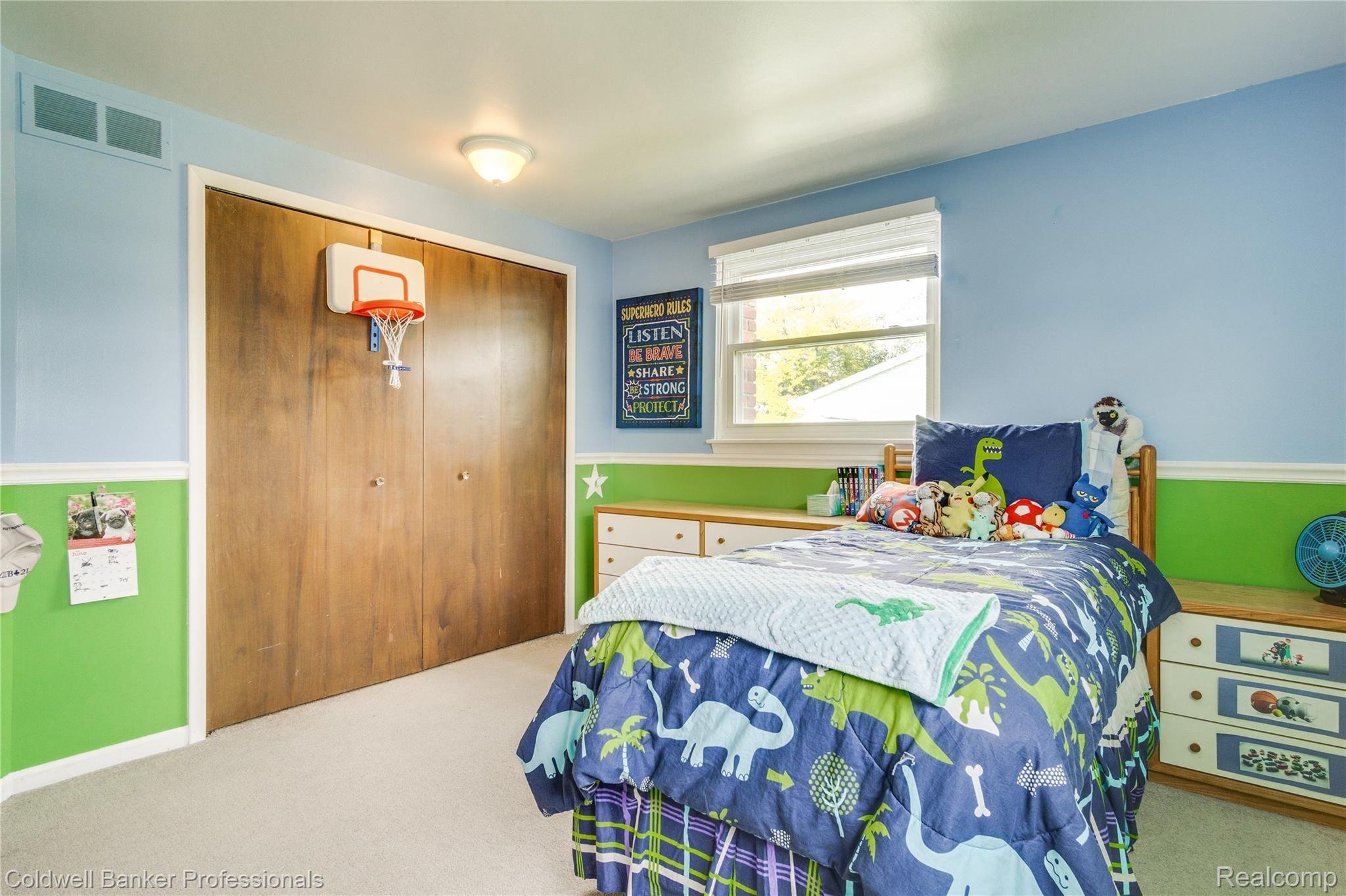 2481 Eaton Gate Road Lake Orion, MI 48360 - Photo 48 of 71 Bedroom #3