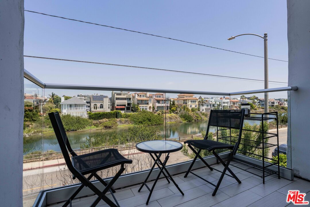 30 Reef Street, Unit 2 Marina del Rey, CA 90292 - Photo 27 of 34